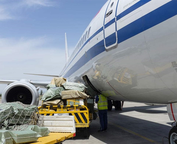在國際航空貨運中,托運書中需注明的是？(圖1)